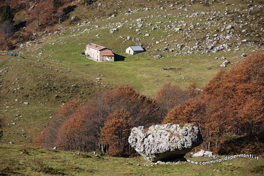 09 13100 Panorama sulla baita sura.JPG